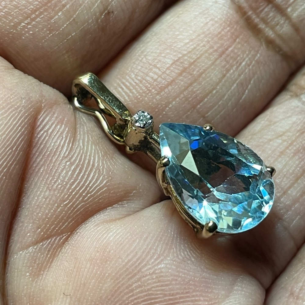 Gold/925 Topaz & Diamond Pendant